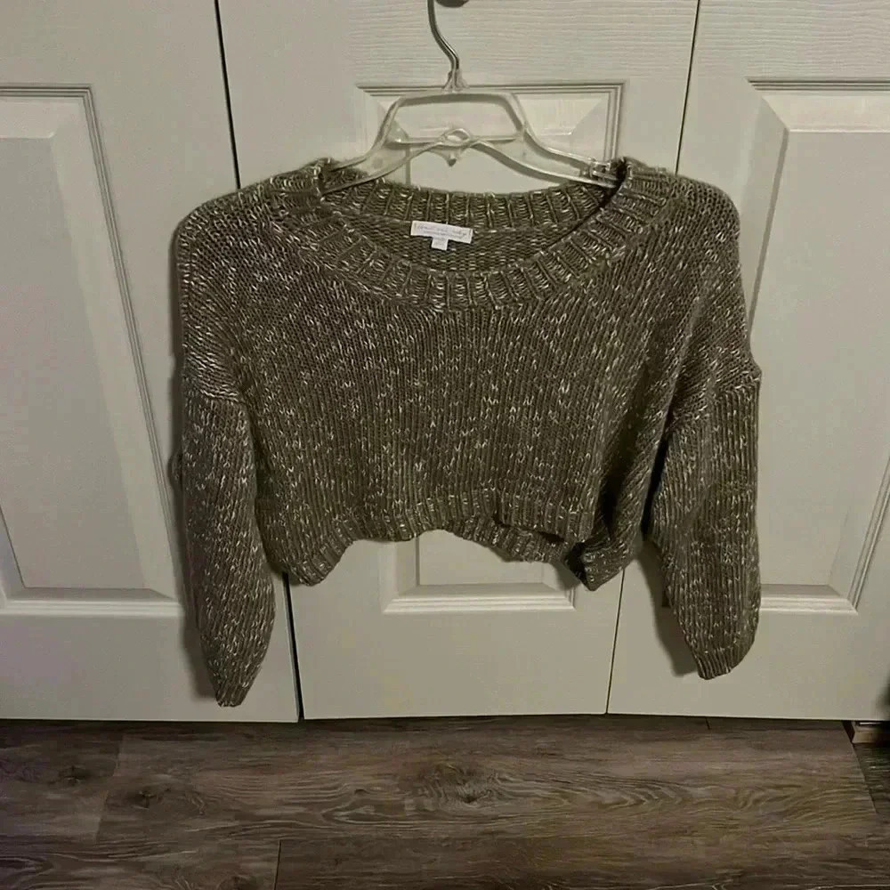 American Eagle Sweater